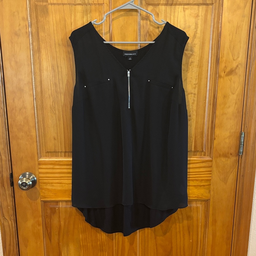 Worthington Black Sleeveless V-Neck Zip-Front Tank